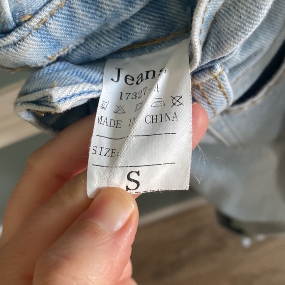 Denim light wash distressed overalls. Rustic country Arsty workwear size S. - Picture 10 of 10